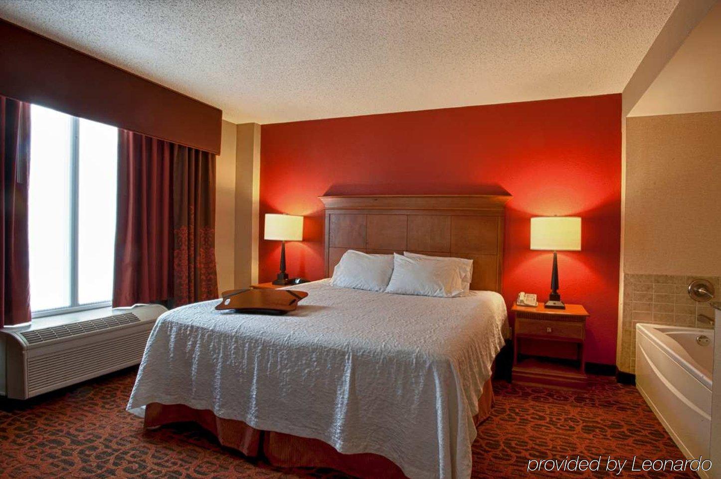 Hampton Inn Louisville Downtown Rum bild