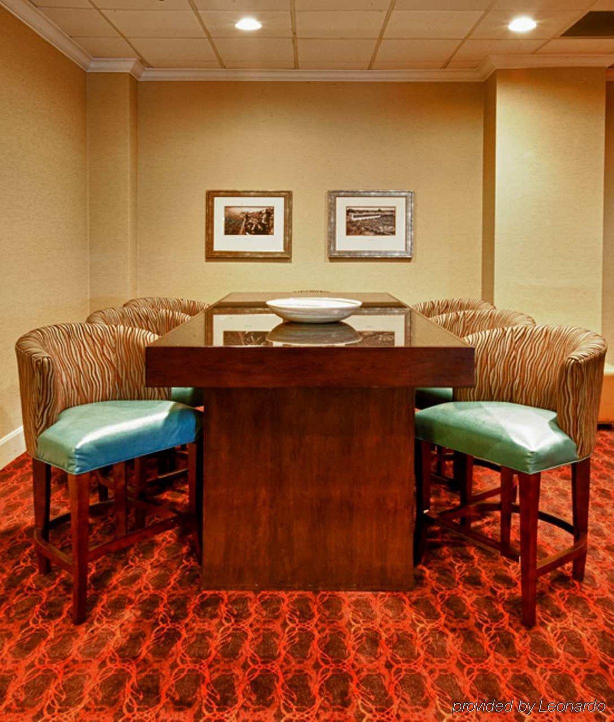 Hampton Inn Louisville Downtown Rum bild
