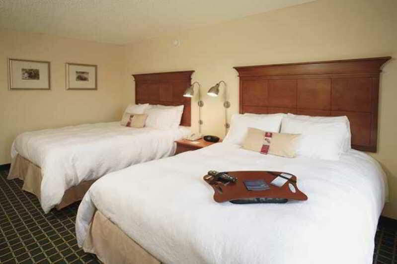 Hampton Inn Louisville Downtown Exteriör bild